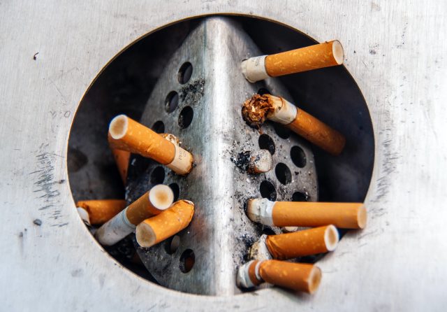 sigarette nel posacenere